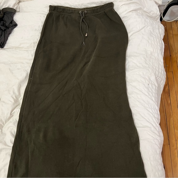 Maxi Green Sweater Material Skirt with Ties - Picture 2 of 4
